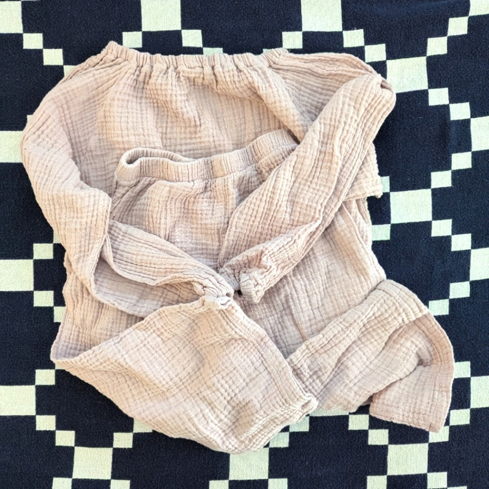 Sunny Afternoons lavender top and pant set. Size 6. EUC